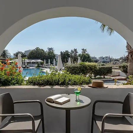 فندق Naxos 4*