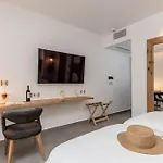 Naxos מלון 4*