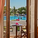Naxos 4*