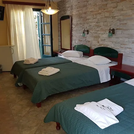 Naxos Hotell 4*