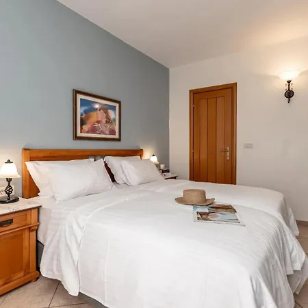 Naxos By Icon Blue Otel