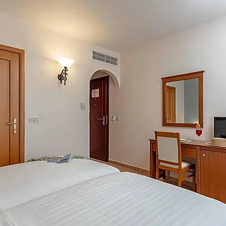 Szálloda Naxos 4*